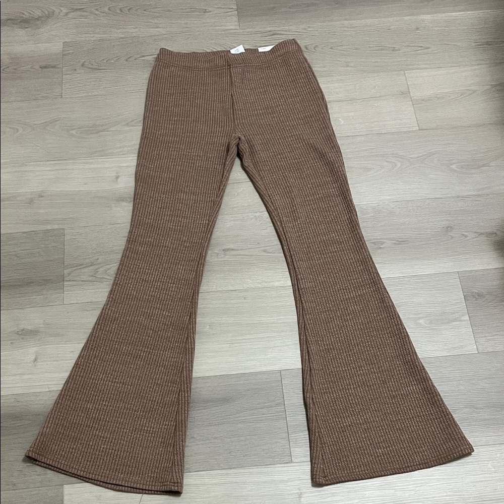 American Eagle Outfitters Ribbed Flare Knit Pants - Chestnut Brown
